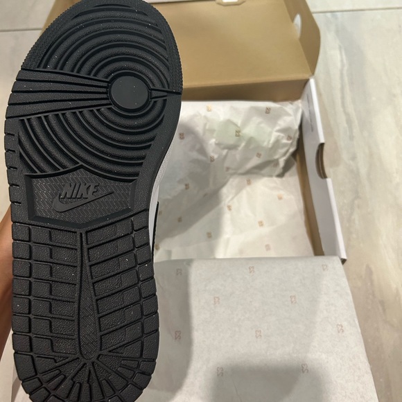 Wmns Jordan 1 Mid SE ‘Multi-Color’ - Picture 6 of 7